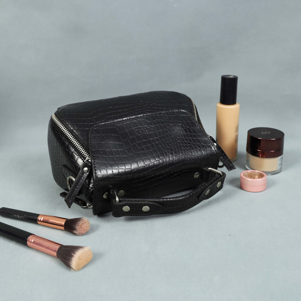 Premium Croc-Embossed Leather Handbag with Top Handle & Structured Zip Compartments