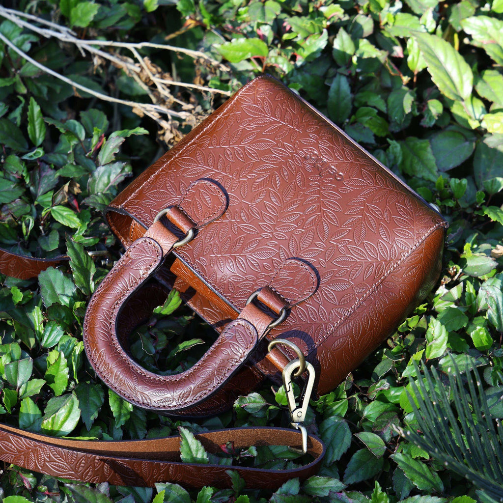Premium Leather Designer Sling Bag ƒ????? Stylish & Functional for Everyday Use.BG-1619 E Brown