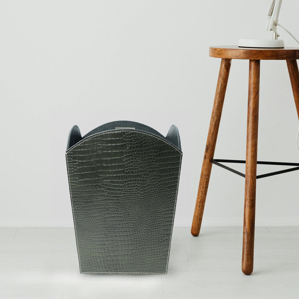 Premium Leather Dustbin for Office Use ƒ????? Stylish & Functional Waste Solution Art: LD-02