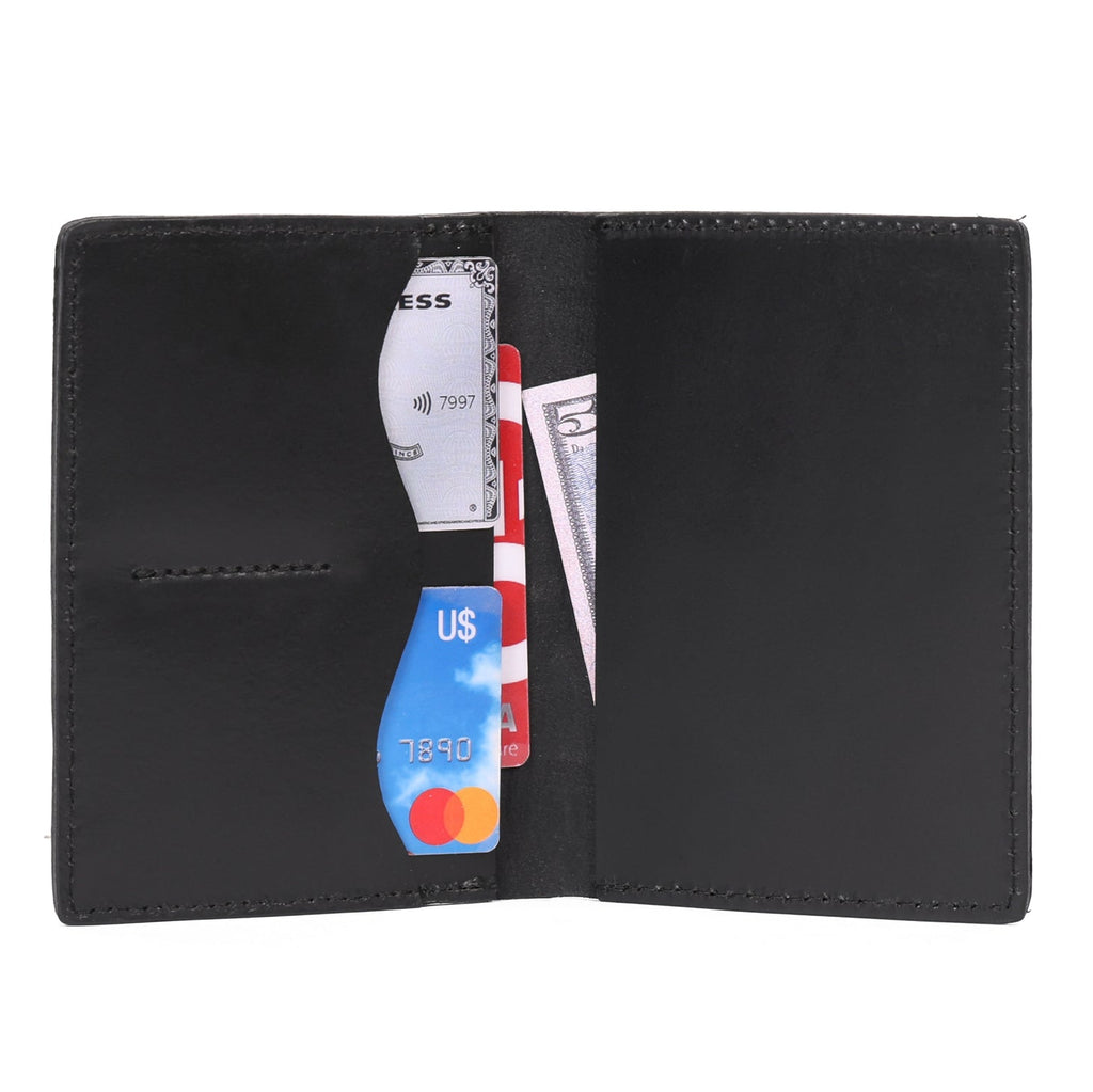 Celtic pure leather passport case with designer look. Art: LA-1415