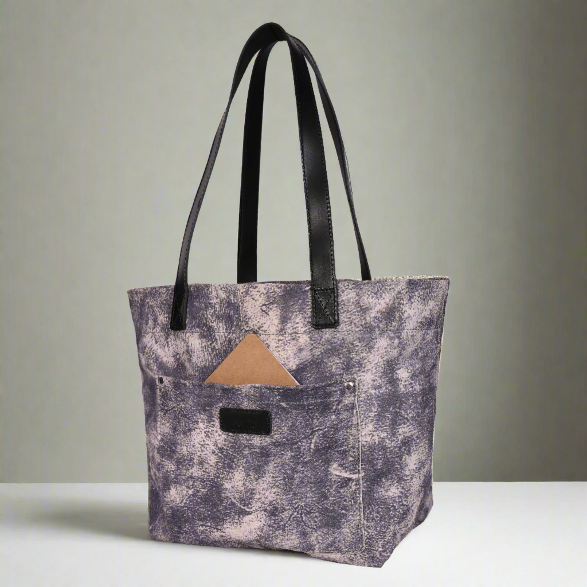 Premium Textured Leather Tote Bag with Contemporary Finish