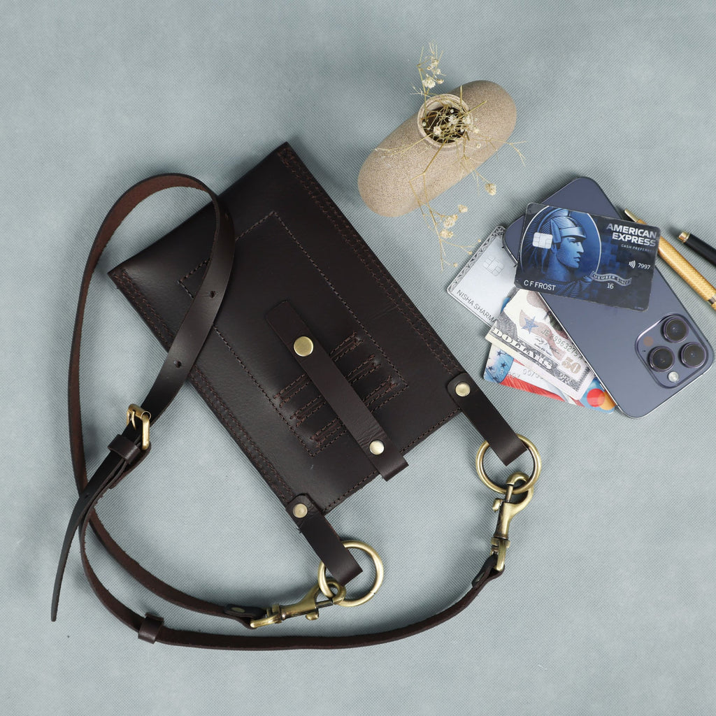 Premium Genuine Leather Mobile Pouch ƒ????? Sleek, Durable & Stylish Phone Holder. LA-1426