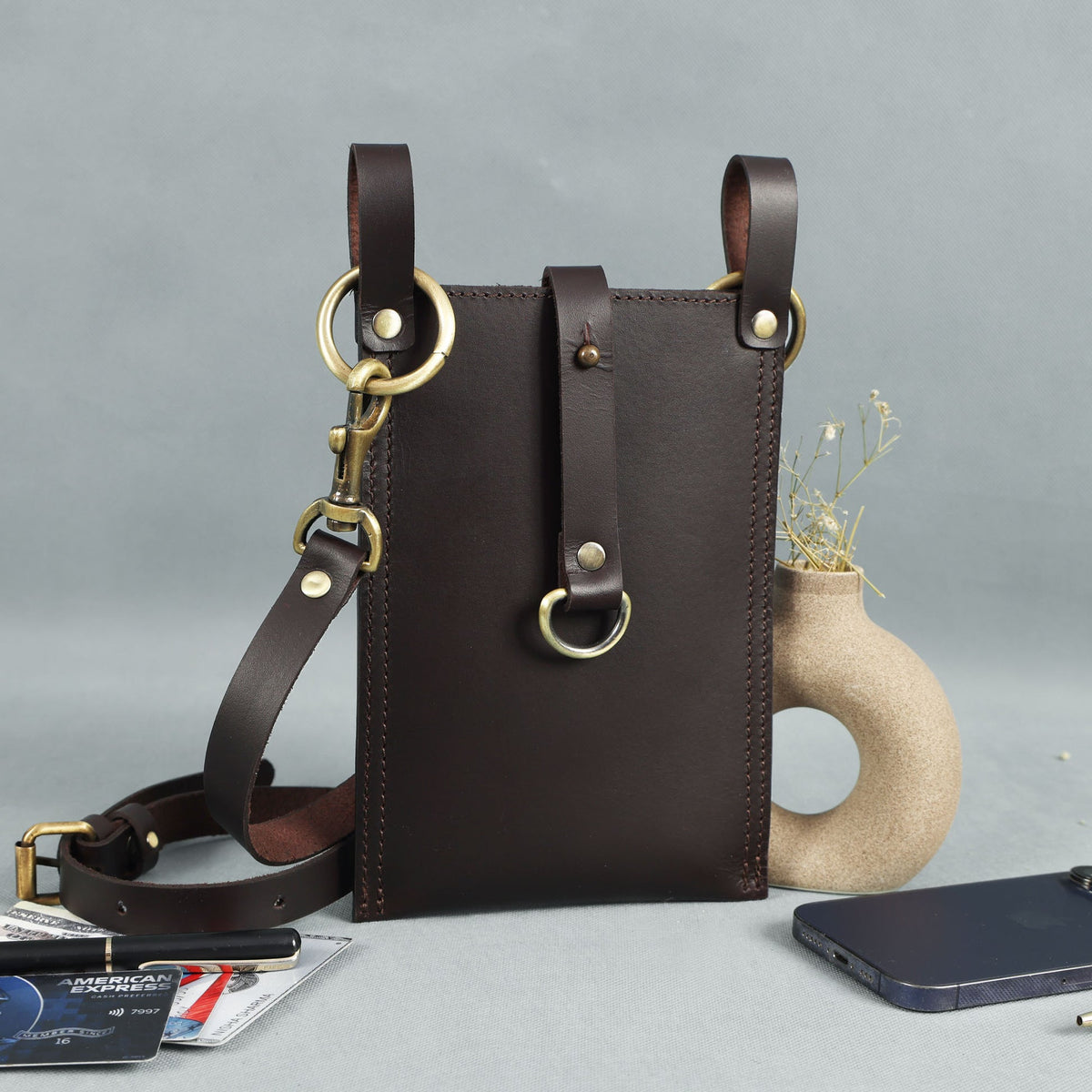 Premium Genuine Leather Mobile Pouch ƒ????? Sleek, Durable & Stylish Phone Holder. LA-1426