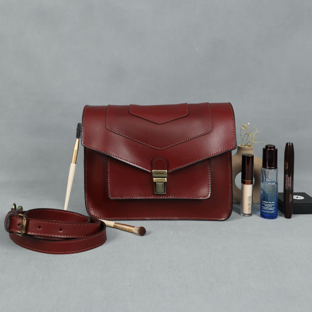 Premium Export Genuine Leather Crossbody Satchel Bag with Lock Closure & Adjustable Strap