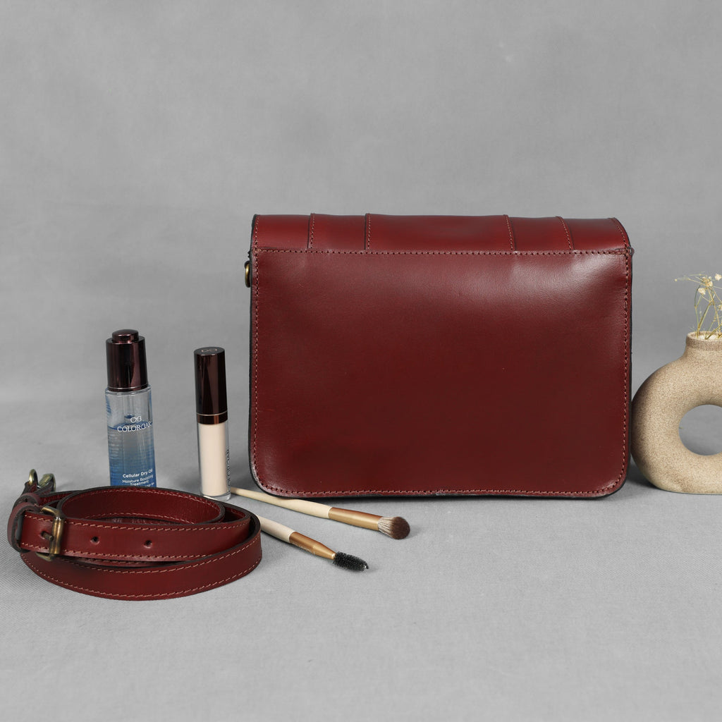 Premium Export Genuine Leather Crossbody Satchel Bag with Lock Closure & Adjustable Strap