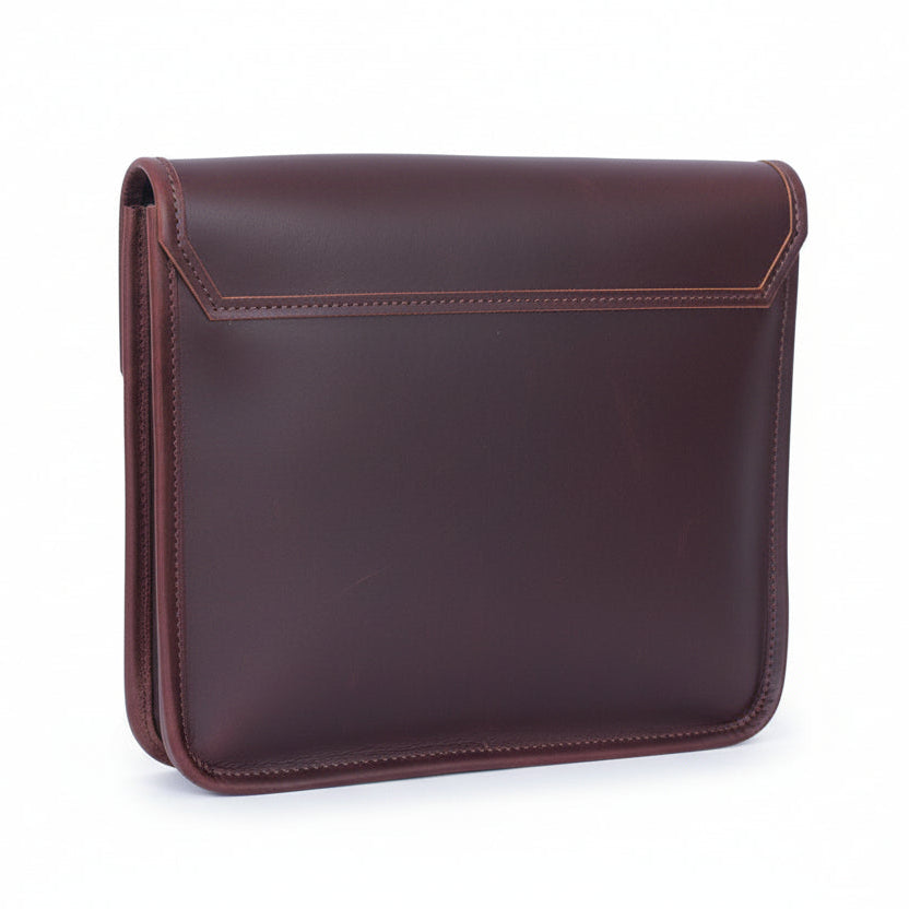 Classic Full-Grain Leather Crossbody Bag with Flap Closure for Everyday Carry