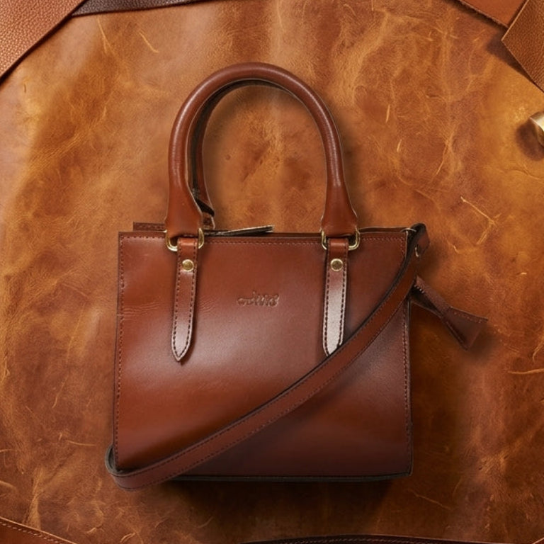 Premium Genuine Leather Structured Handbag with Multi-Compartment Zip Closure