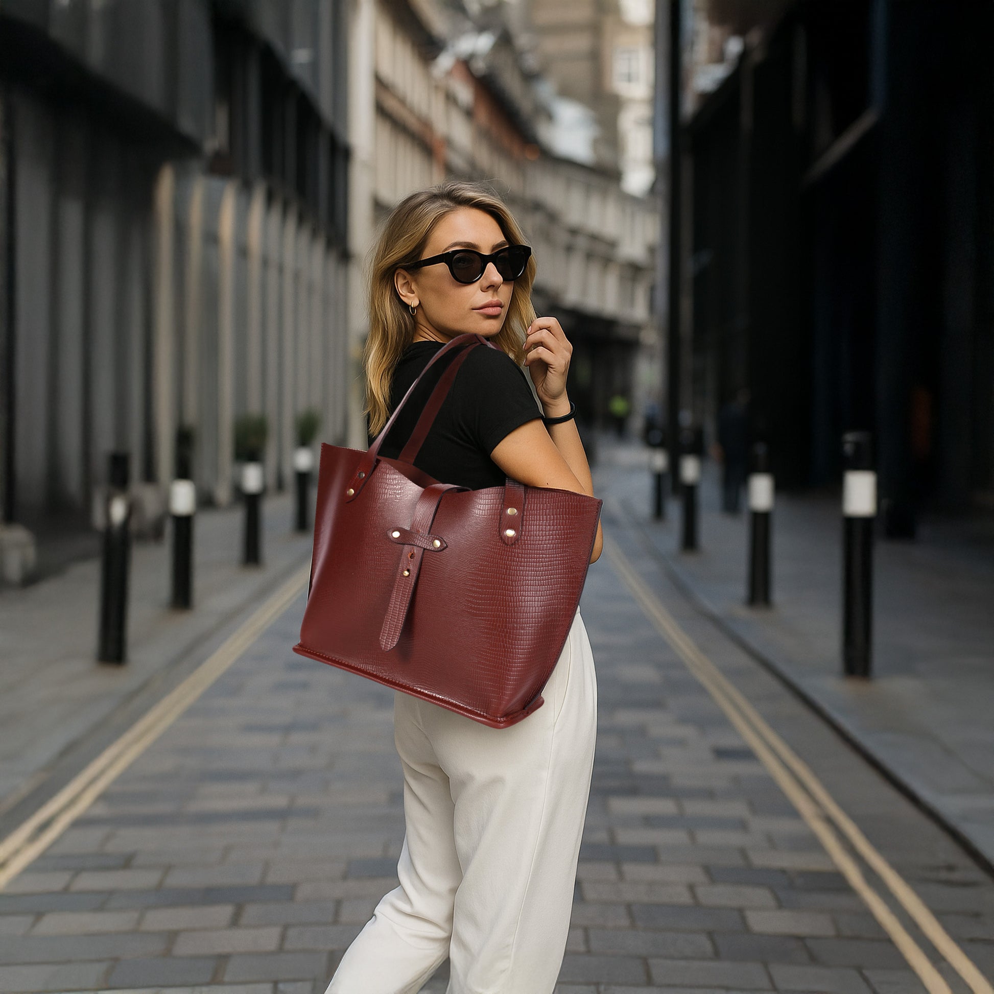 Fashionable Leather Tote bag Chic & Attractive Design for Every Occasion